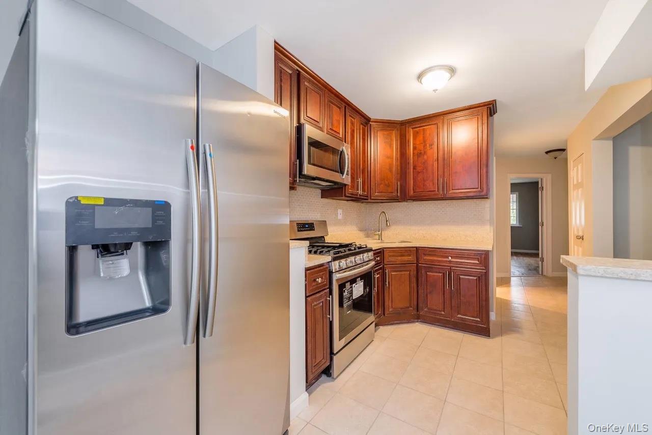 #3 photo, 3410 Bronxwood Avenue, Бронкс ‖ Bronx , NY 10469