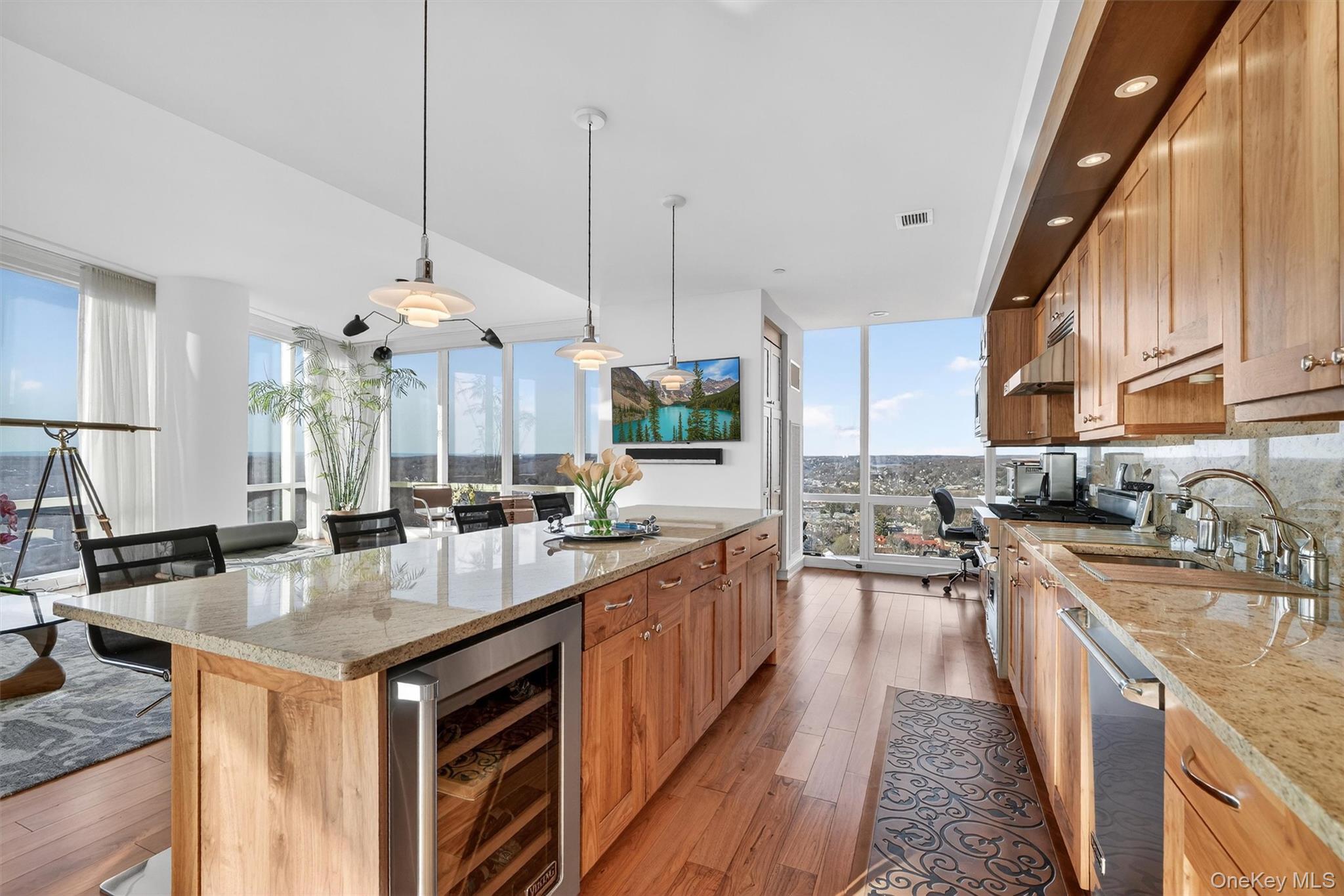 #10 photo, 5 Renaissance Square, White Plains , NY 10601