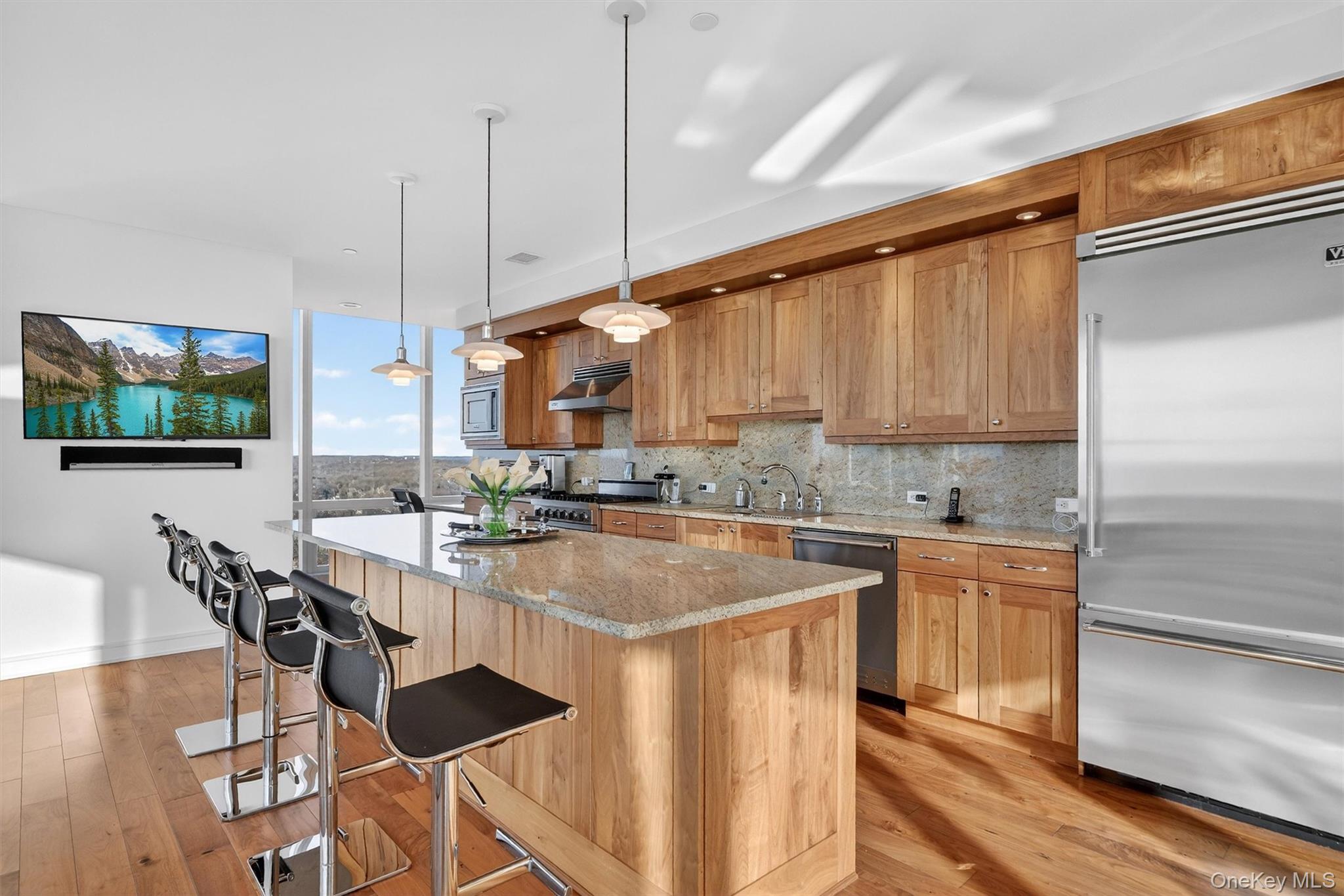 #11 photo, 5 Renaissance Square, White Plains , NY 10601