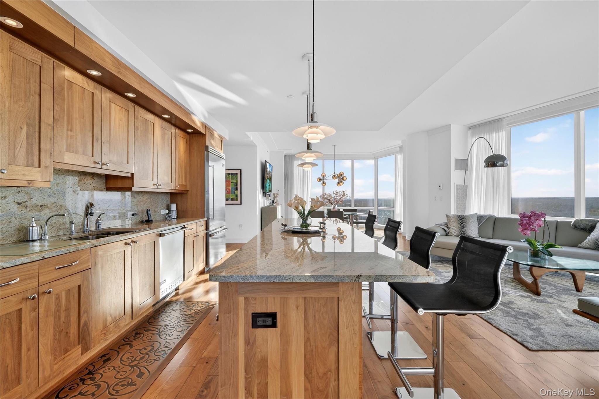 #14 photo, 5 Renaissance Square, White Plains , NY 10601