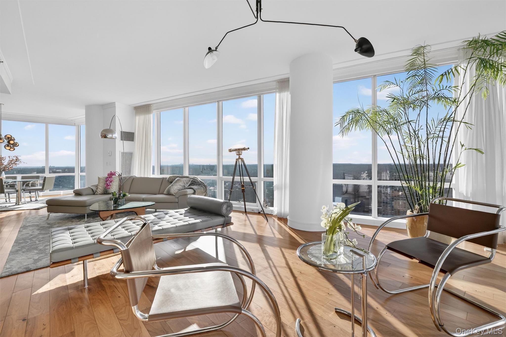 #19 photo, 5 Renaissance Square, White Plains , NY 10601