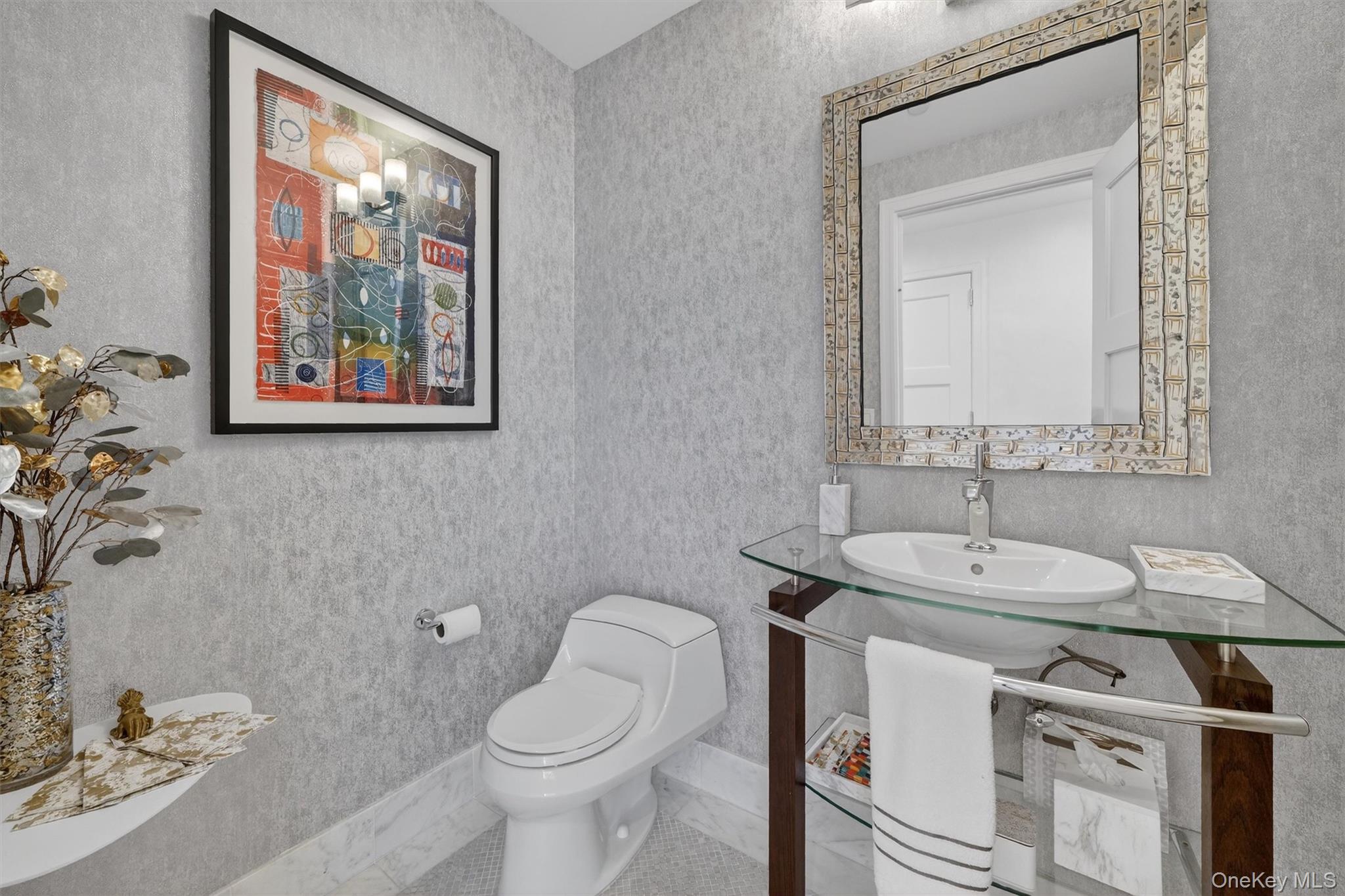 #5 photo, 5 Renaissance Square, White Plains , NY 10601