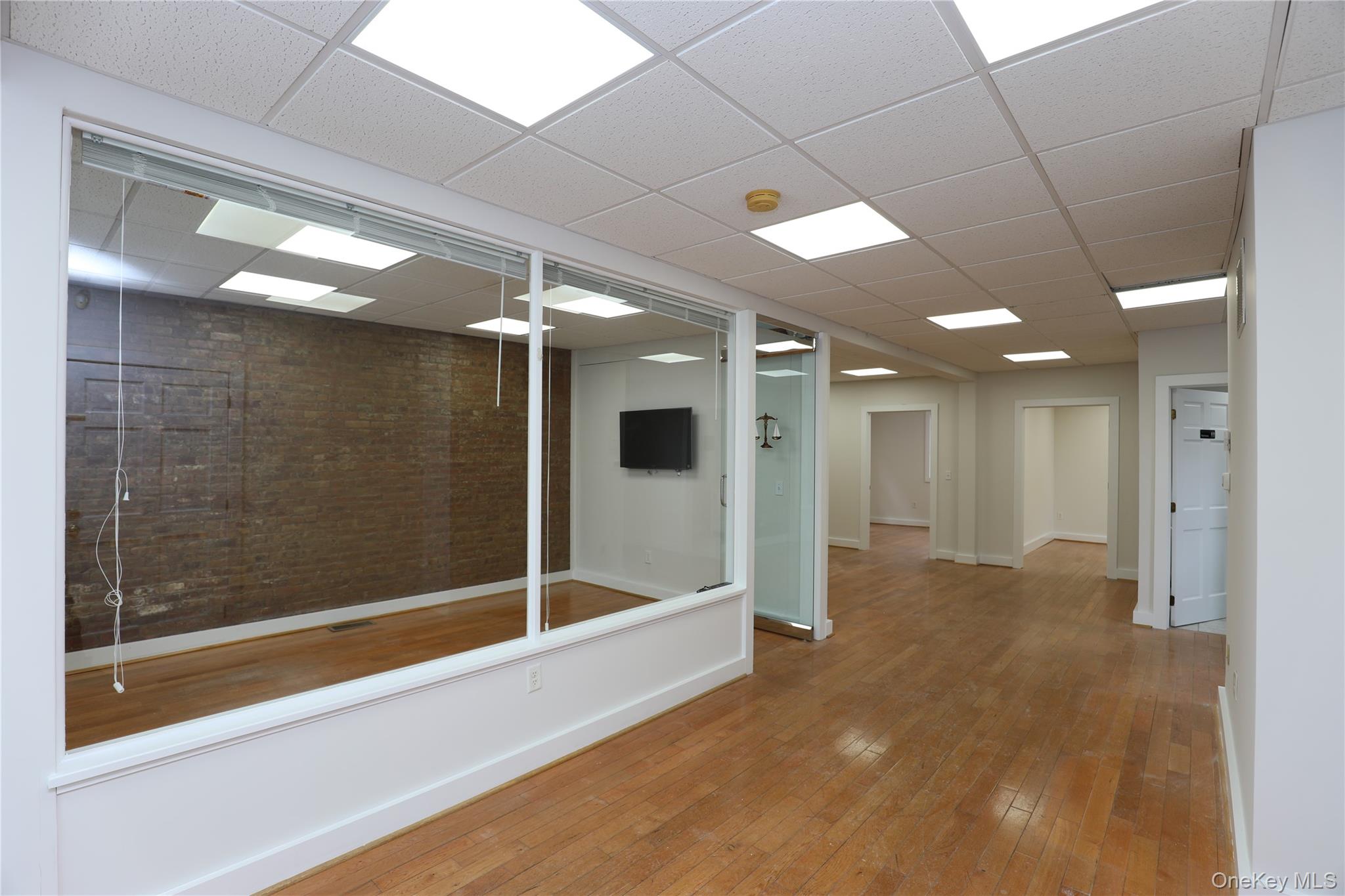 #8 photo, 730 Broadway, Kingston , NY 12401