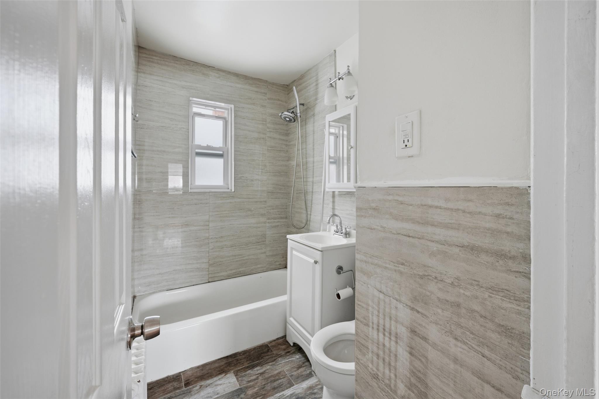 #7 photo, 263-03 73rd Avenue, Glen Oaks , NY 11004