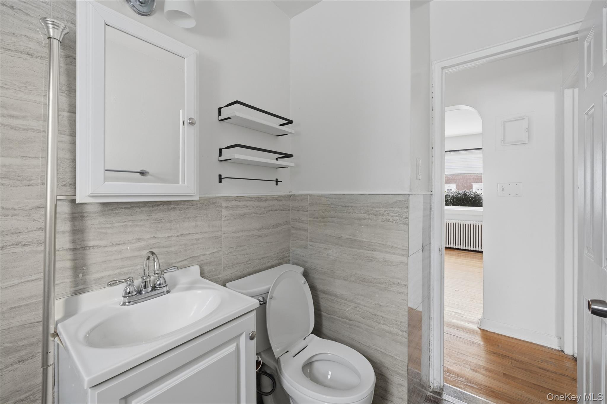 #8 photo, 263-03 73rd Avenue, Glen Oaks , NY 11004