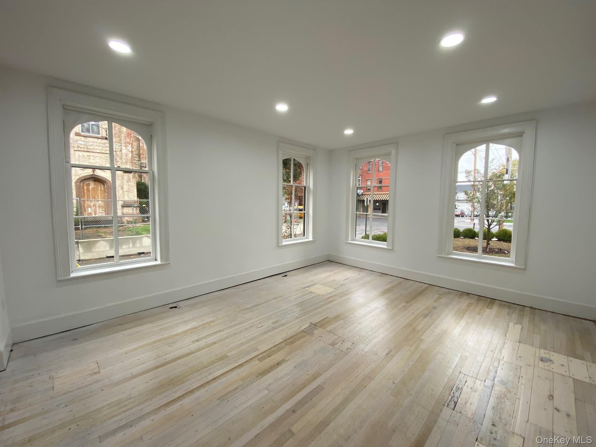 #7 photo, 233 Liberty Street, 纽约州 Newburgh , NY 12550