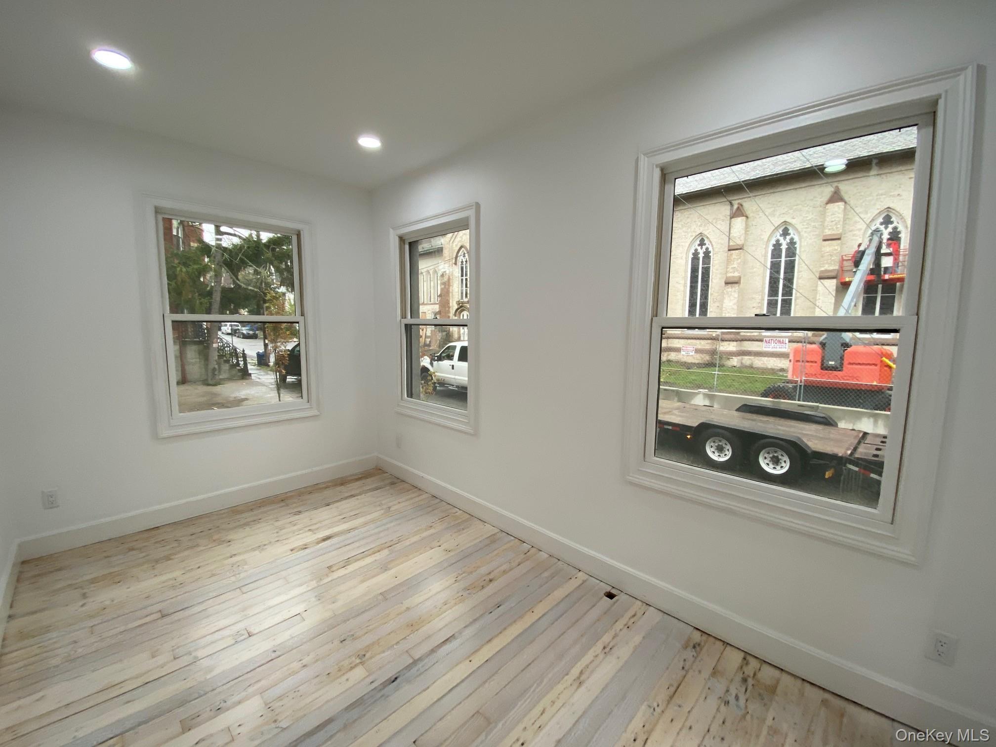 #8 photo, 233 Liberty Street, 纽约州 Newburgh , NY 12550