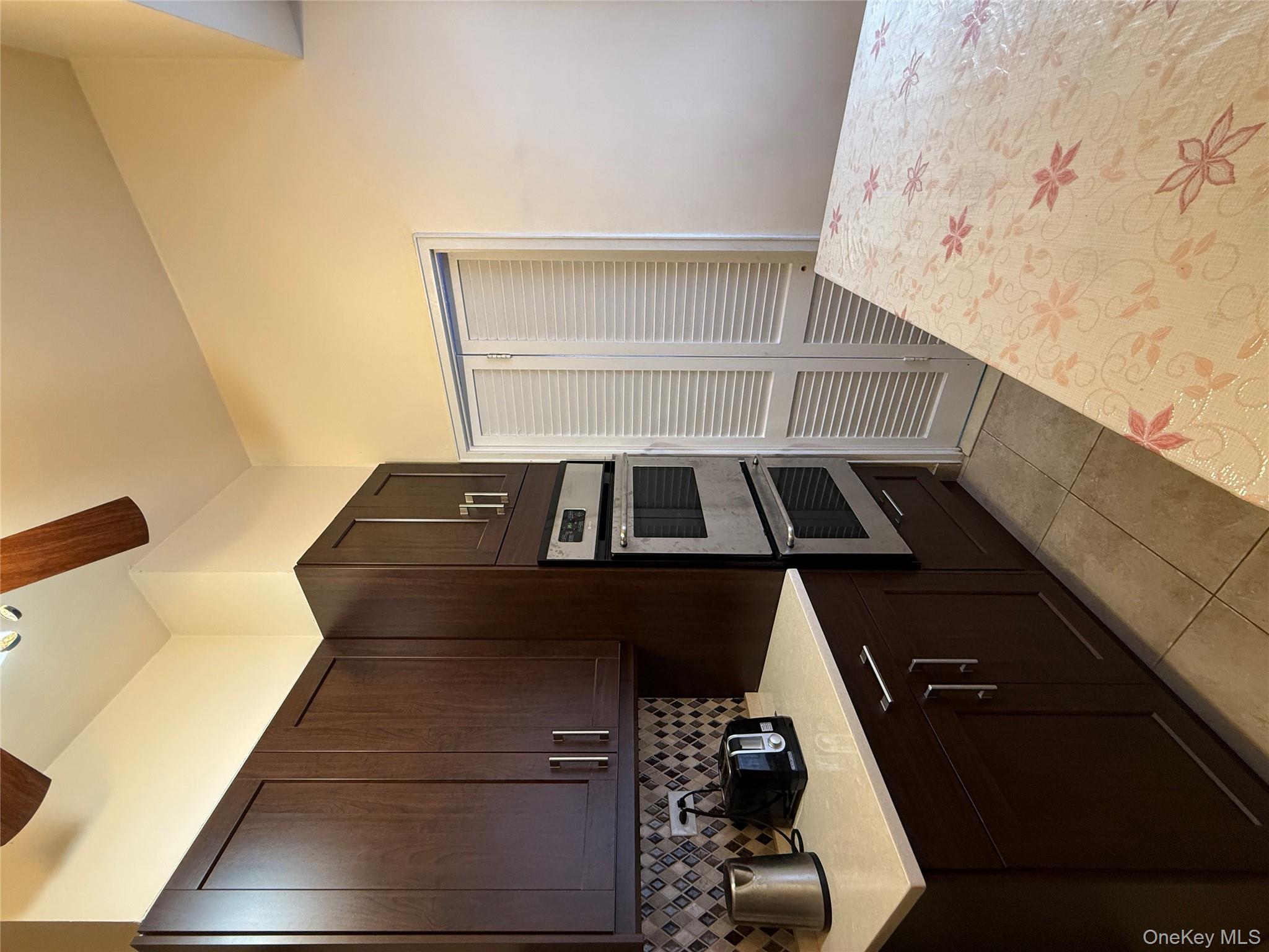 #15 photo, 61-20 Grand Central Parkway, קווינס Forest Hills , NY 11375