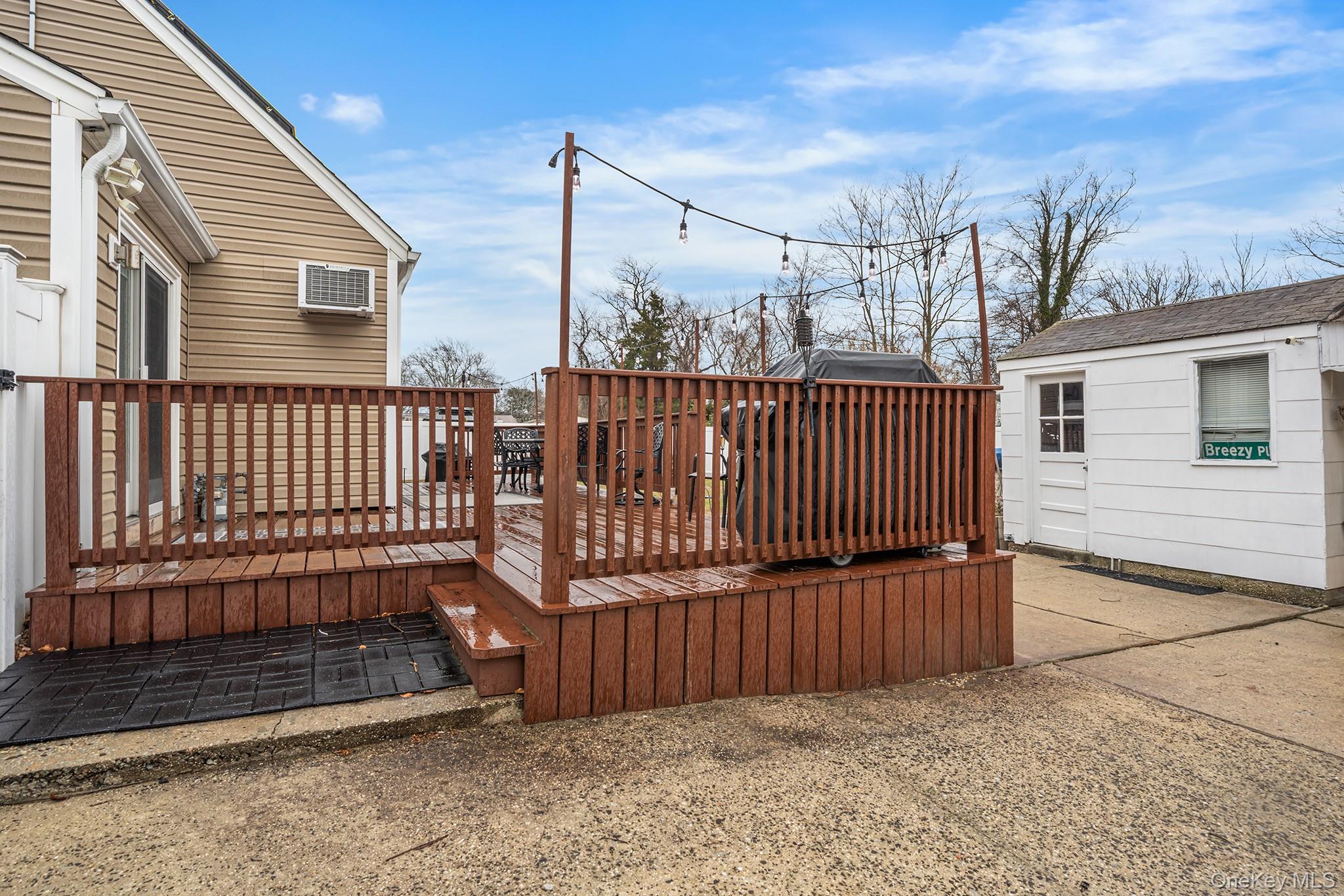 #18 photo, 79 Roosevelt Avenue, מחוז נסאו Massapequa , NY 11758