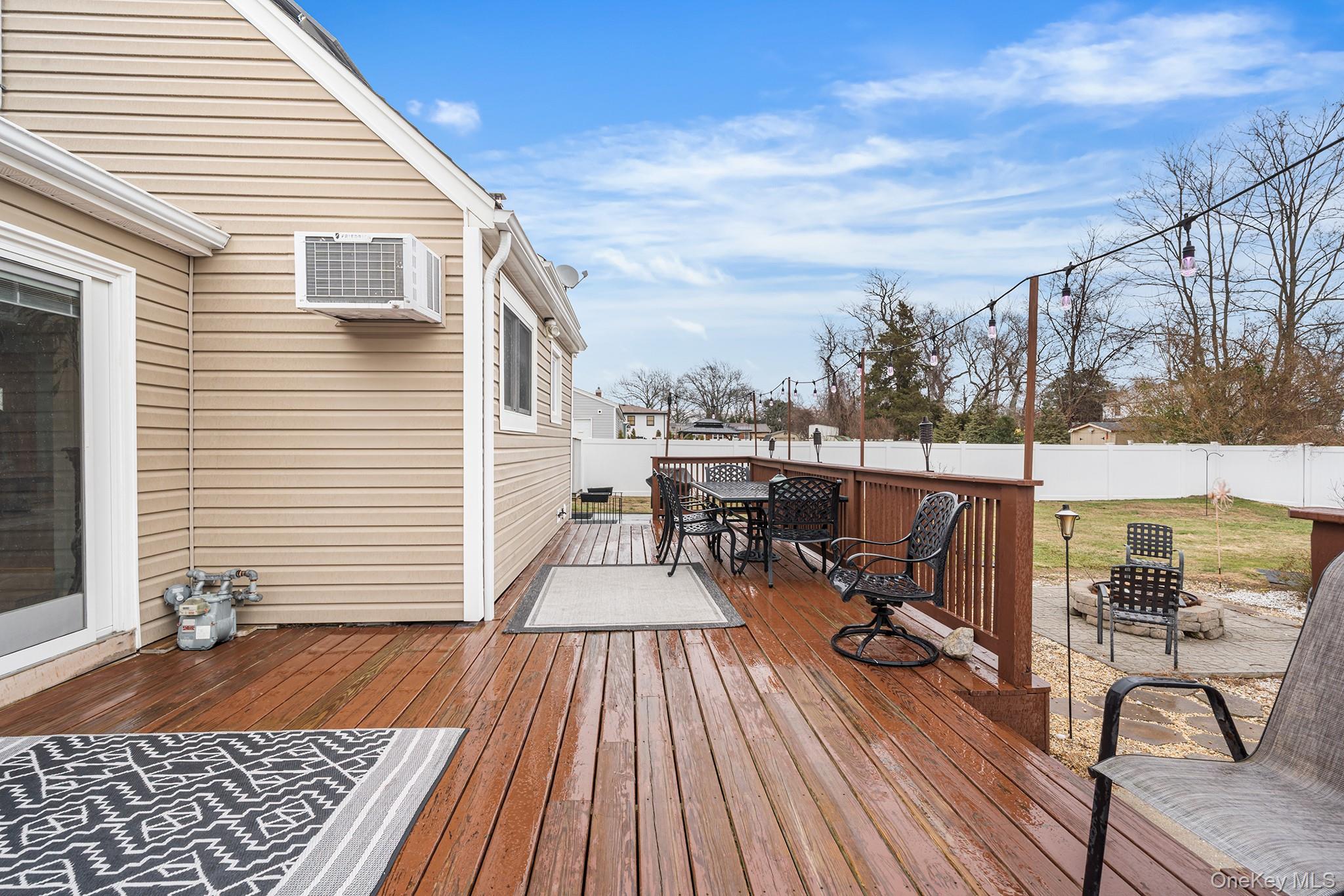 #19 photo, 79 Roosevelt Avenue, מחוז נסאו Massapequa , NY 11758