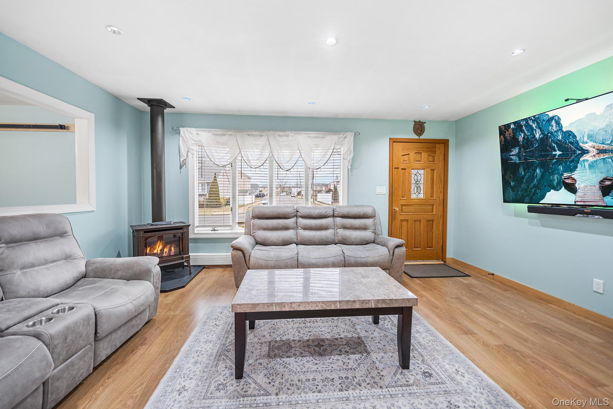 #6 photo, 79 Roosevelt Avenue, מחוז נסאו Massapequa , NY 11758