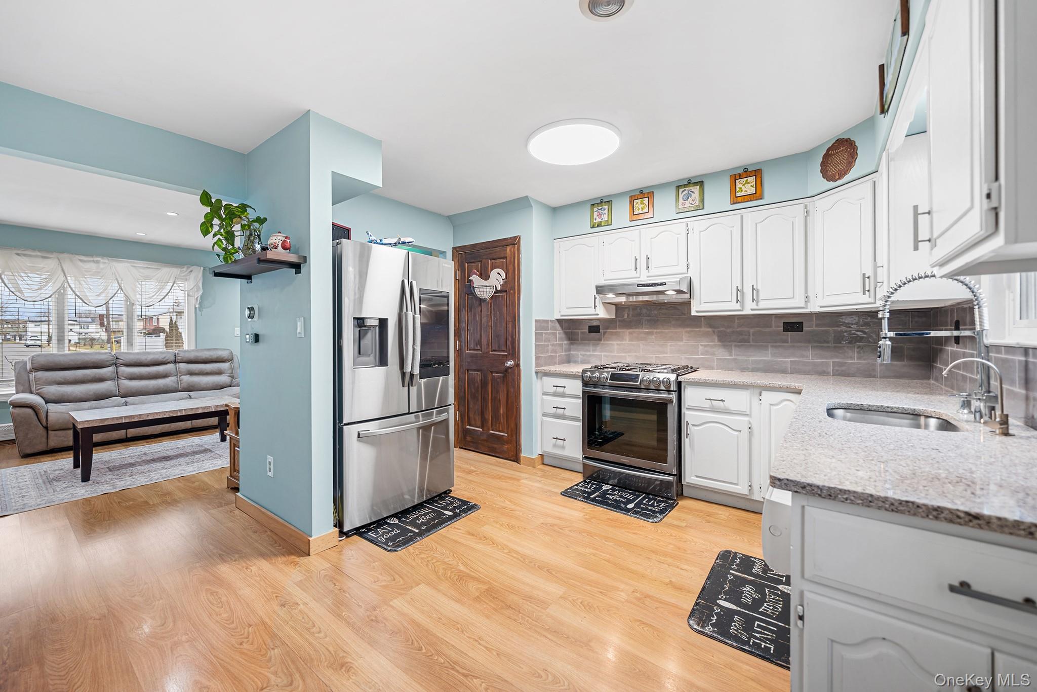 #8 photo, 79 Roosevelt Avenue, מחוז נסאו Massapequa , NY 11758