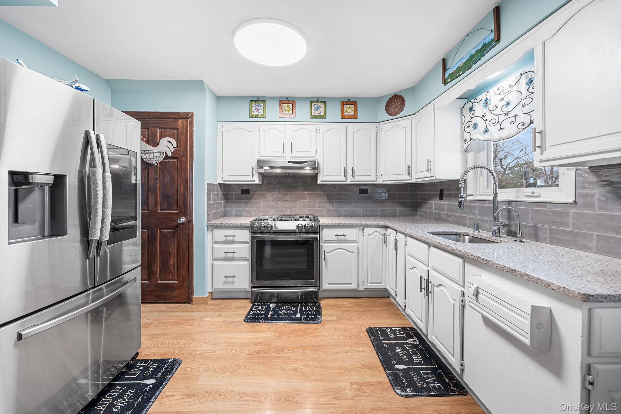 #9 photo, 79 Roosevelt Avenue, מחוז נסאו Massapequa , NY 11758