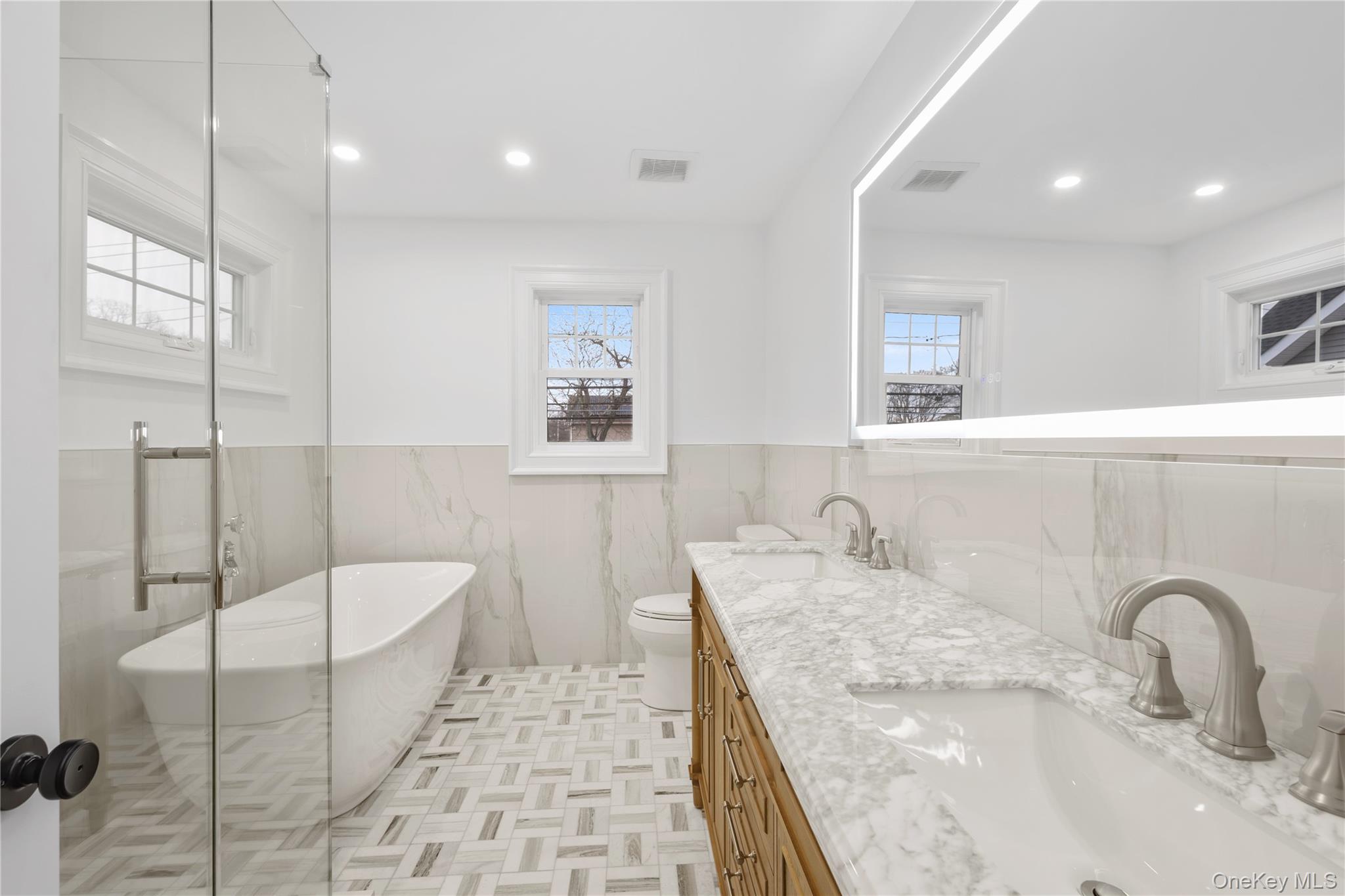 #16 photo, 199 N. Elm, Massapequa , NY 11758