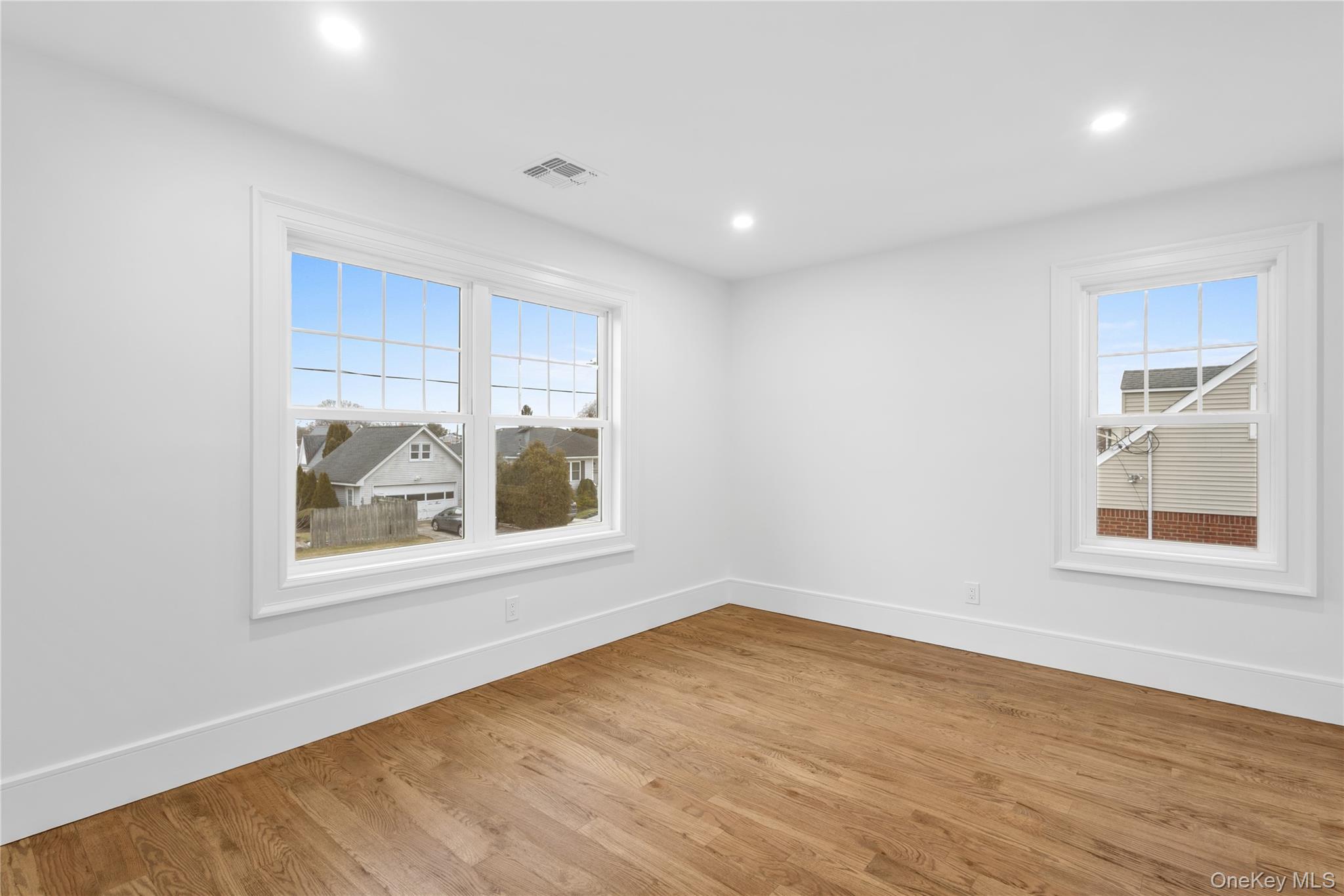 #18 photo, 199 N. Elm, Massapequa , NY 11758