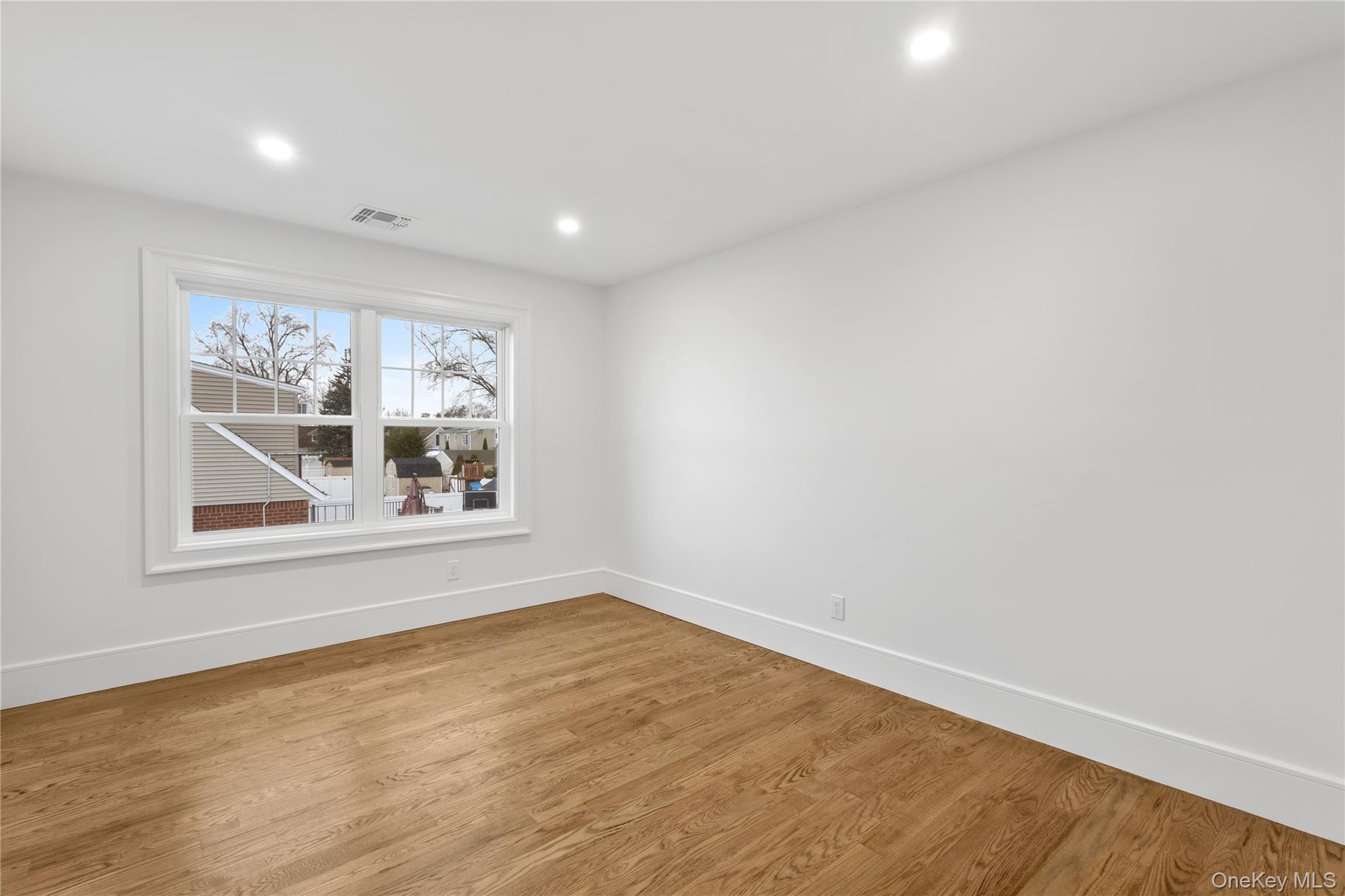 #19 photo, 199 N. Elm, Massapequa , NY 11758