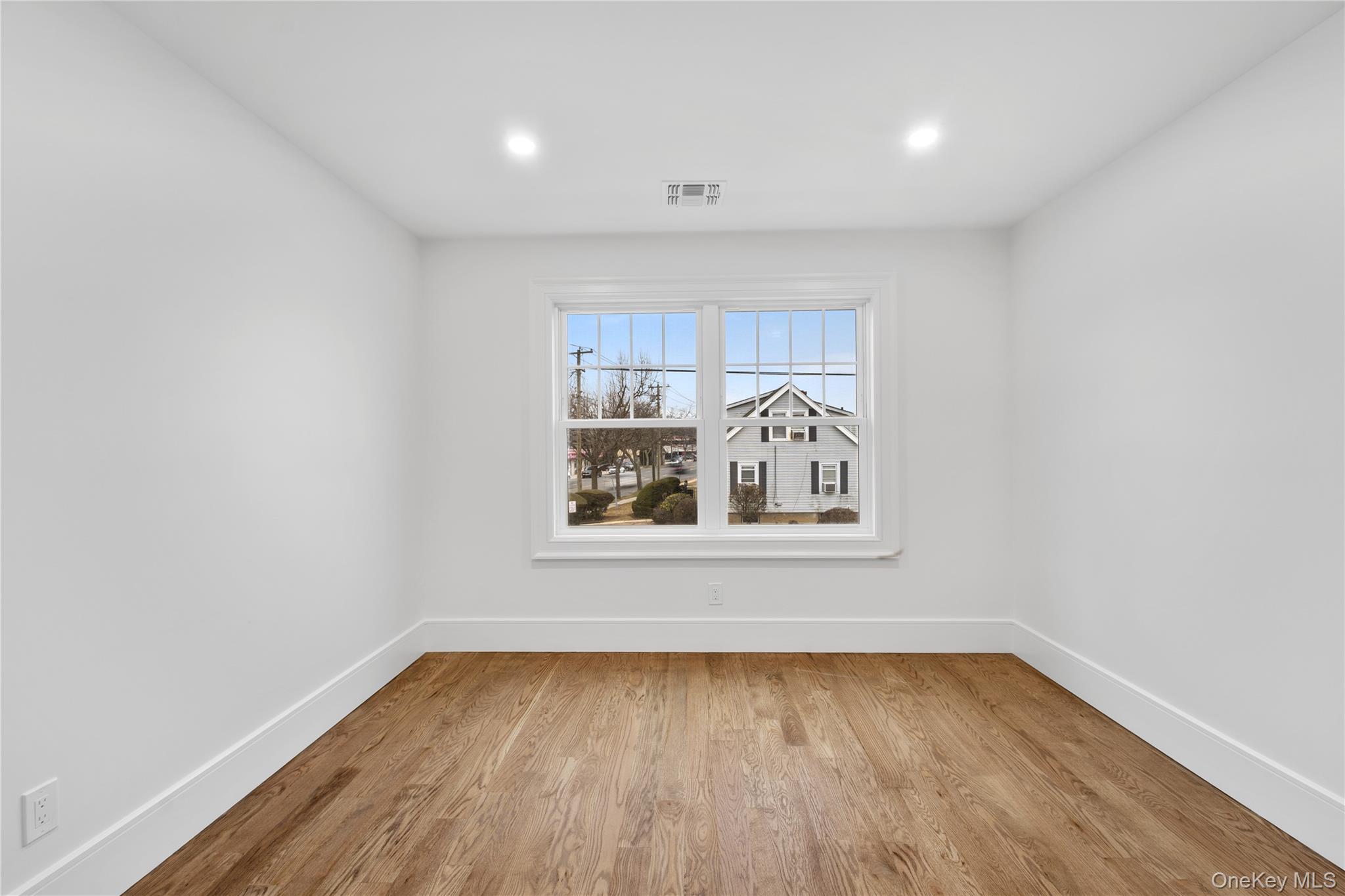 #20 photo, 199 N. Elm, Massapequa , NY 11758