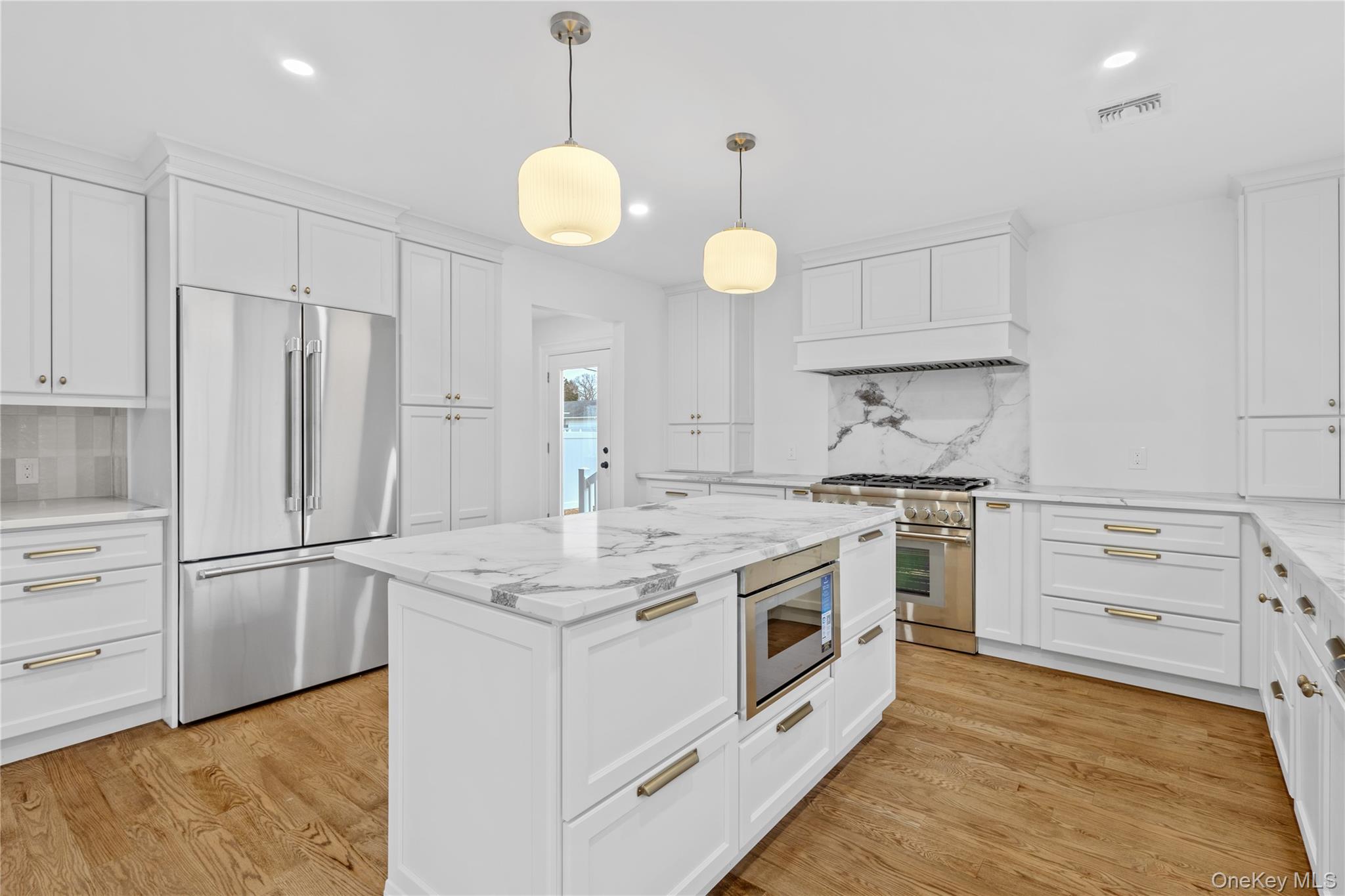 #7 photo, 199 N. Elm, Massapequa , NY 11758