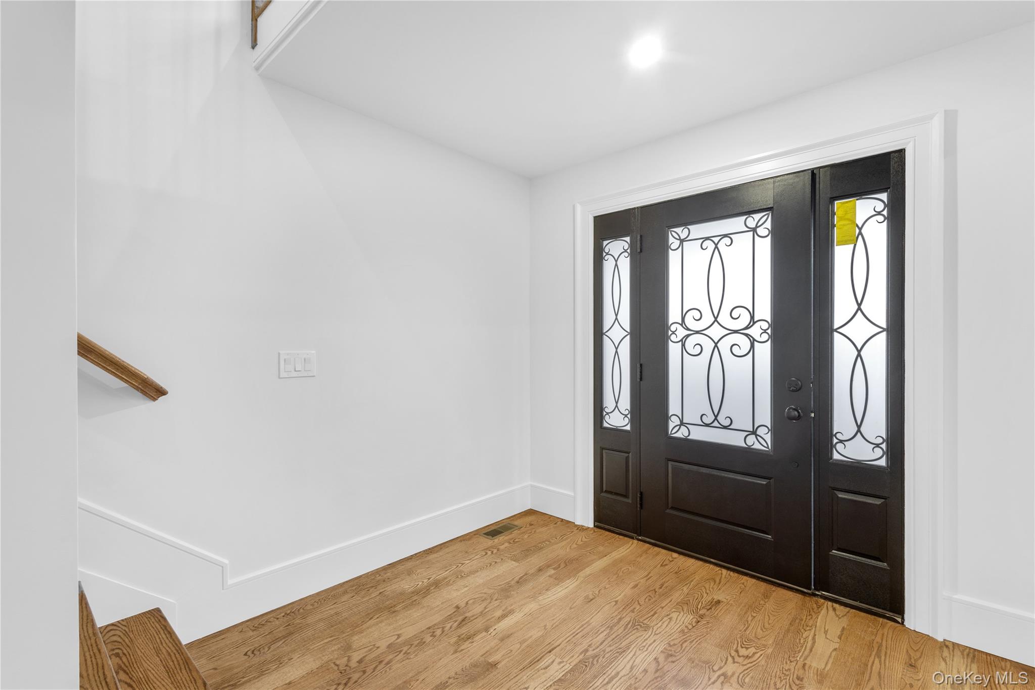 #12 photo, 961 N. Broadway, Massapequa , NY 11758