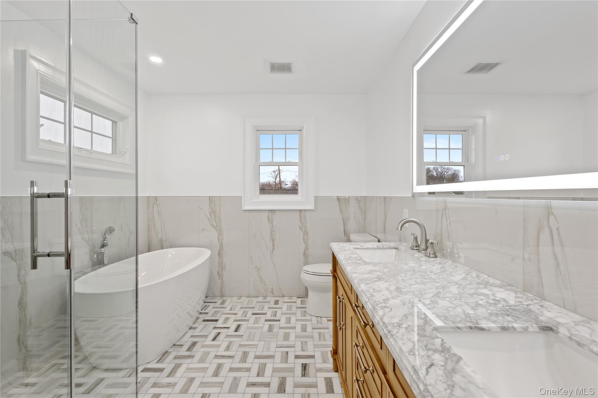 #18 photo, 961 N. Broadway, Massapequa , NY 11758