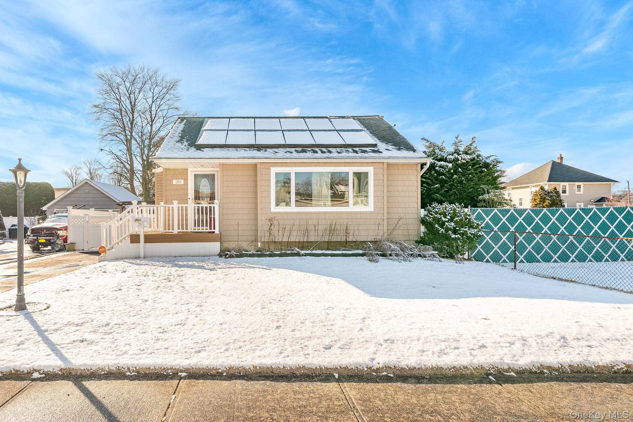 #1 photo, 265 S 4th Street, Lindenhurst , NY 11757