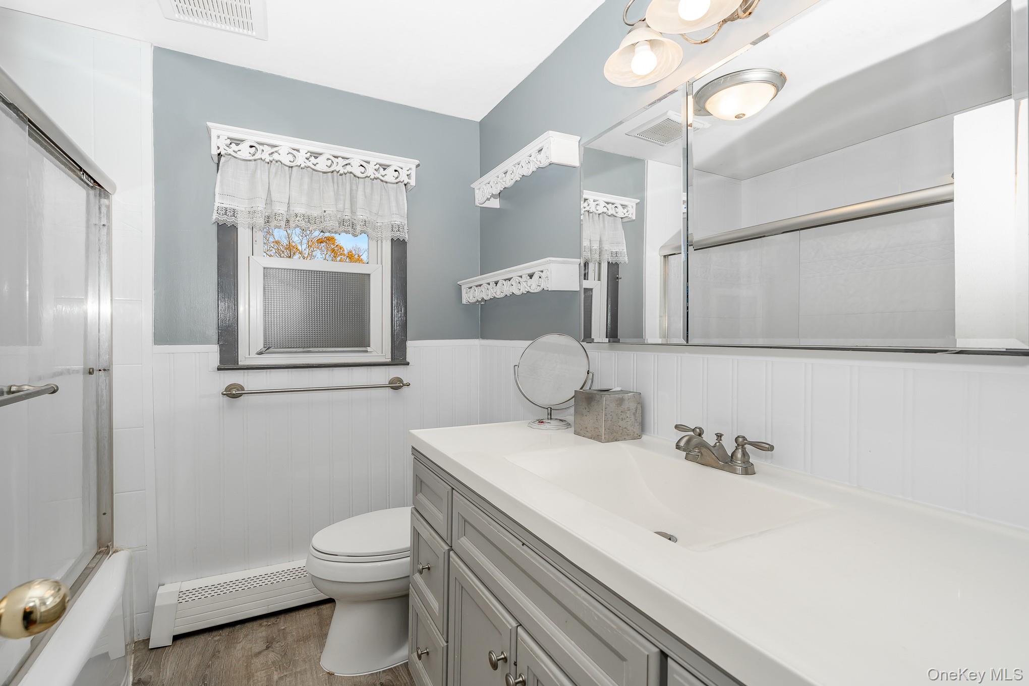 #7 photo, 265 S 4th Street, Lindenhurst , NY 11757