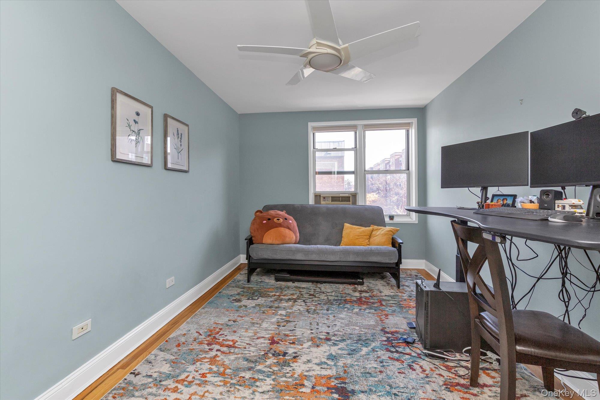 #12 photo, 67-12 Yellowstone Boulevard, קווינס Forest Hills , NY 11375