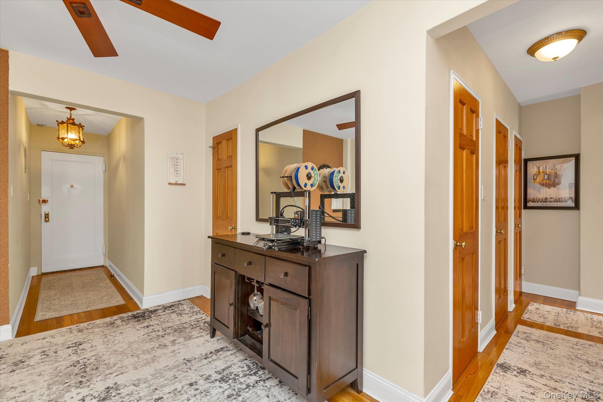 #3 photo, 67-12 Yellowstone Boulevard, קווינס Forest Hills , NY 11375