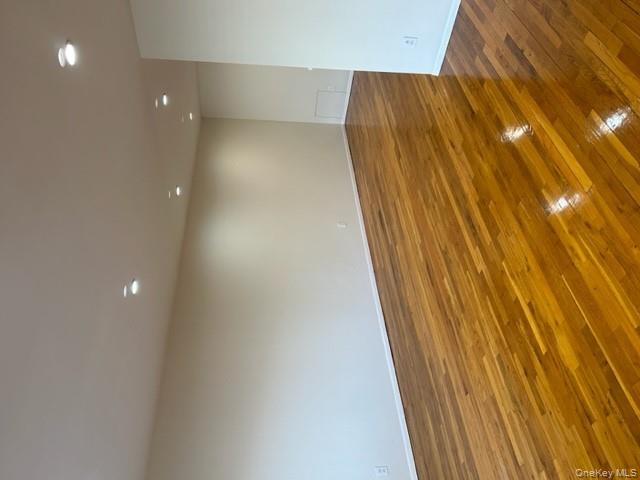 #3 photo, 14728 22nd Avenue, קווינס Whitestone , NY 11357