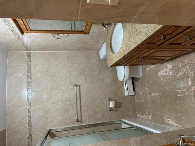 #7 photo, 14728 22nd Avenue, קווינס Whitestone , NY 11357