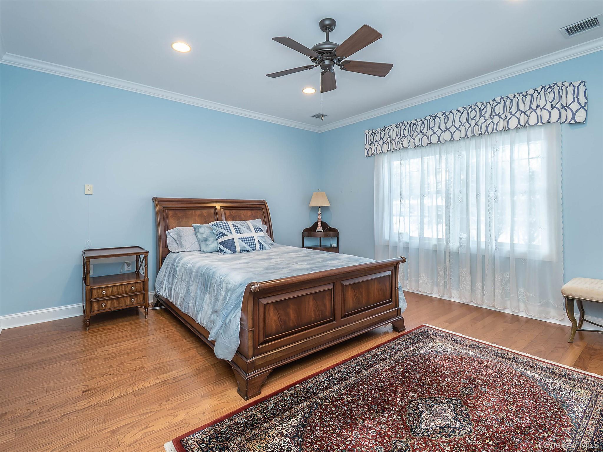 #15 photo, 229 Miro Place, Port Washington , NY 11050