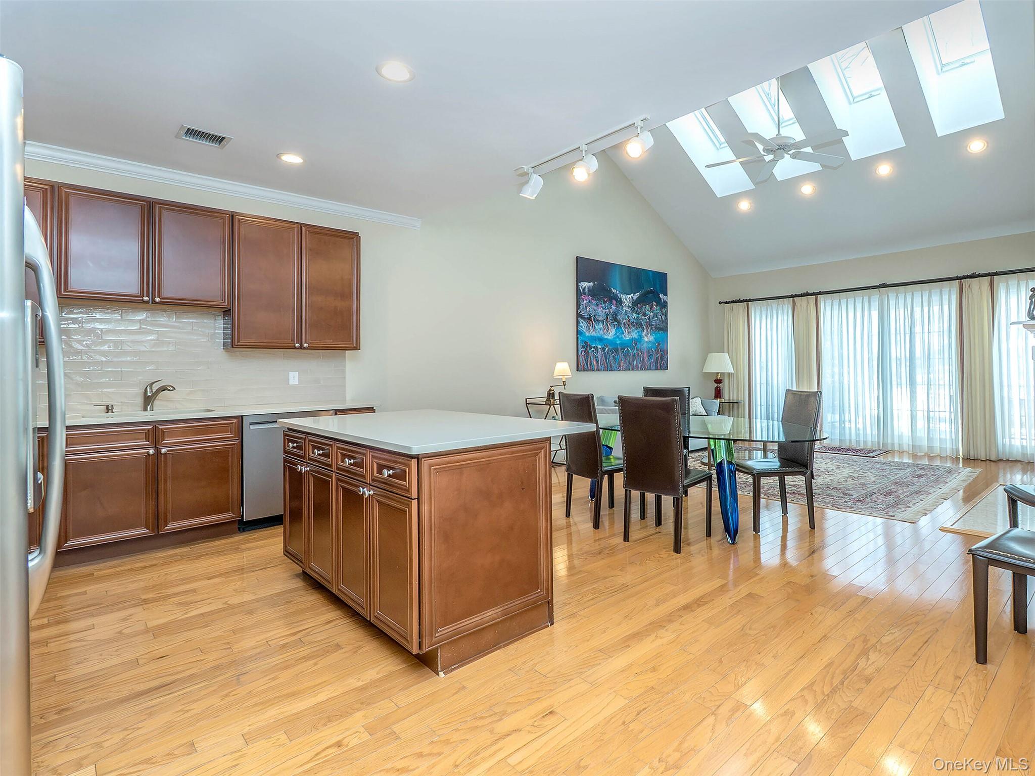 #5 photo, 229 Miro Place, Port Washington , NY 11050