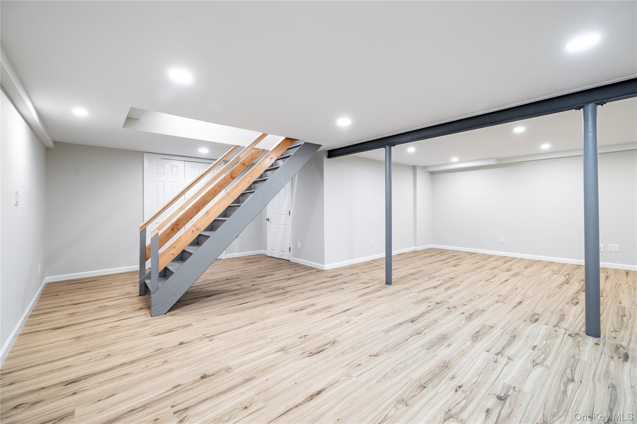 #15 photo, 29 West Avenue, Hicksville , NY 11801