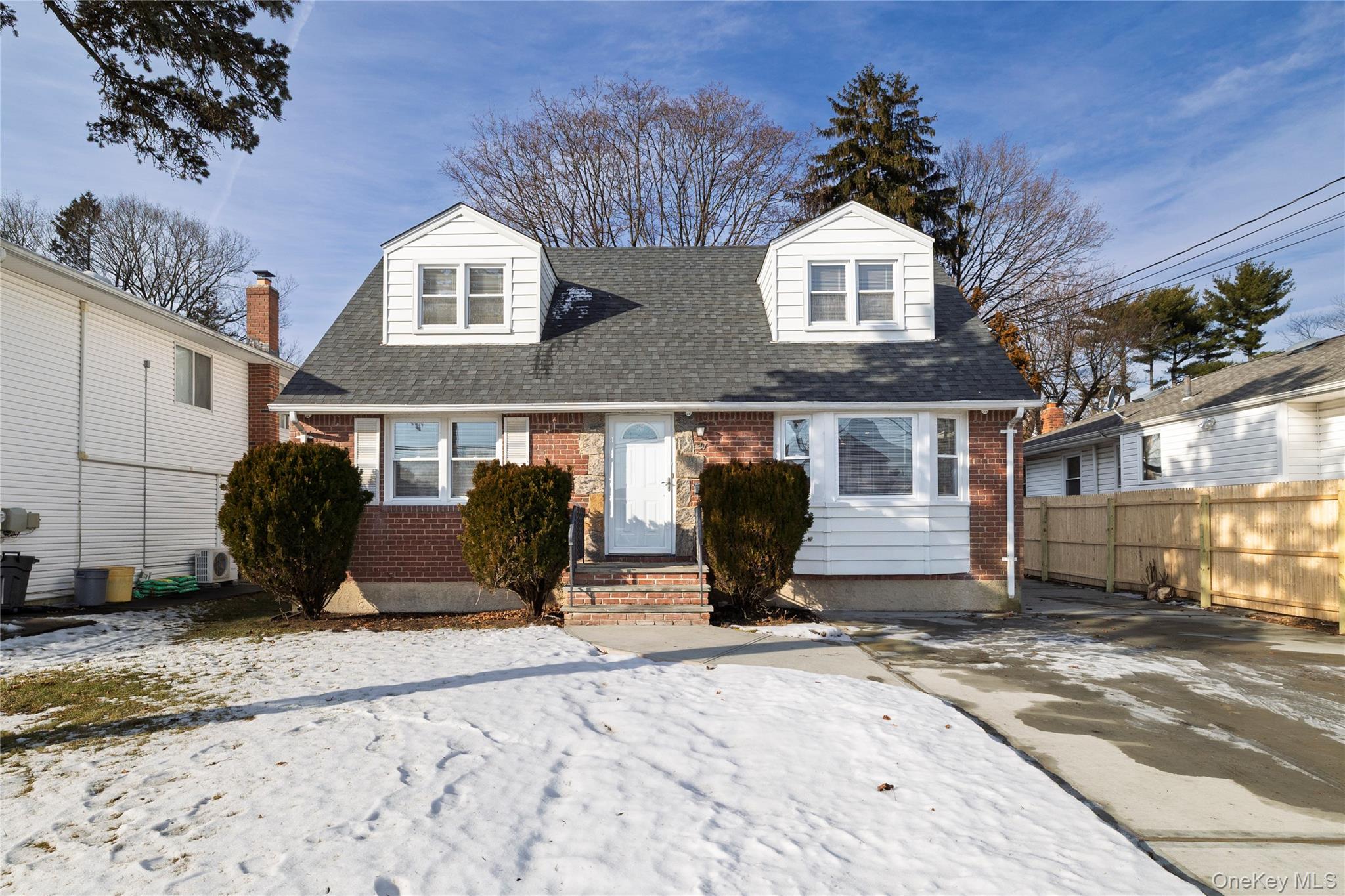 #18 photo, 29 West Avenue, Hicksville , NY 11801