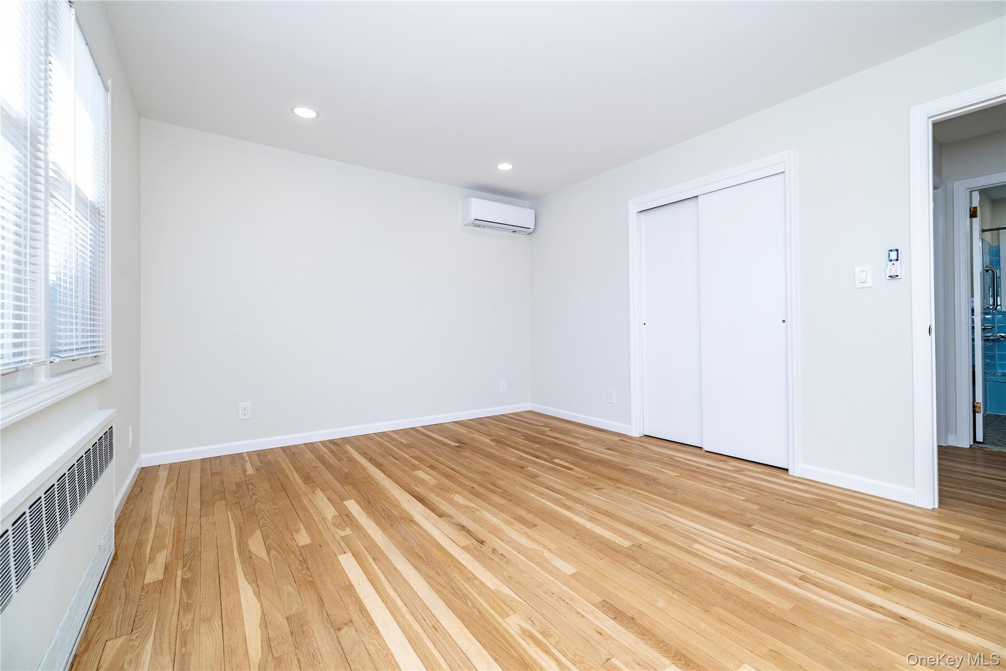 #5 photo, 29 West Avenue, Hicksville , NY 11801