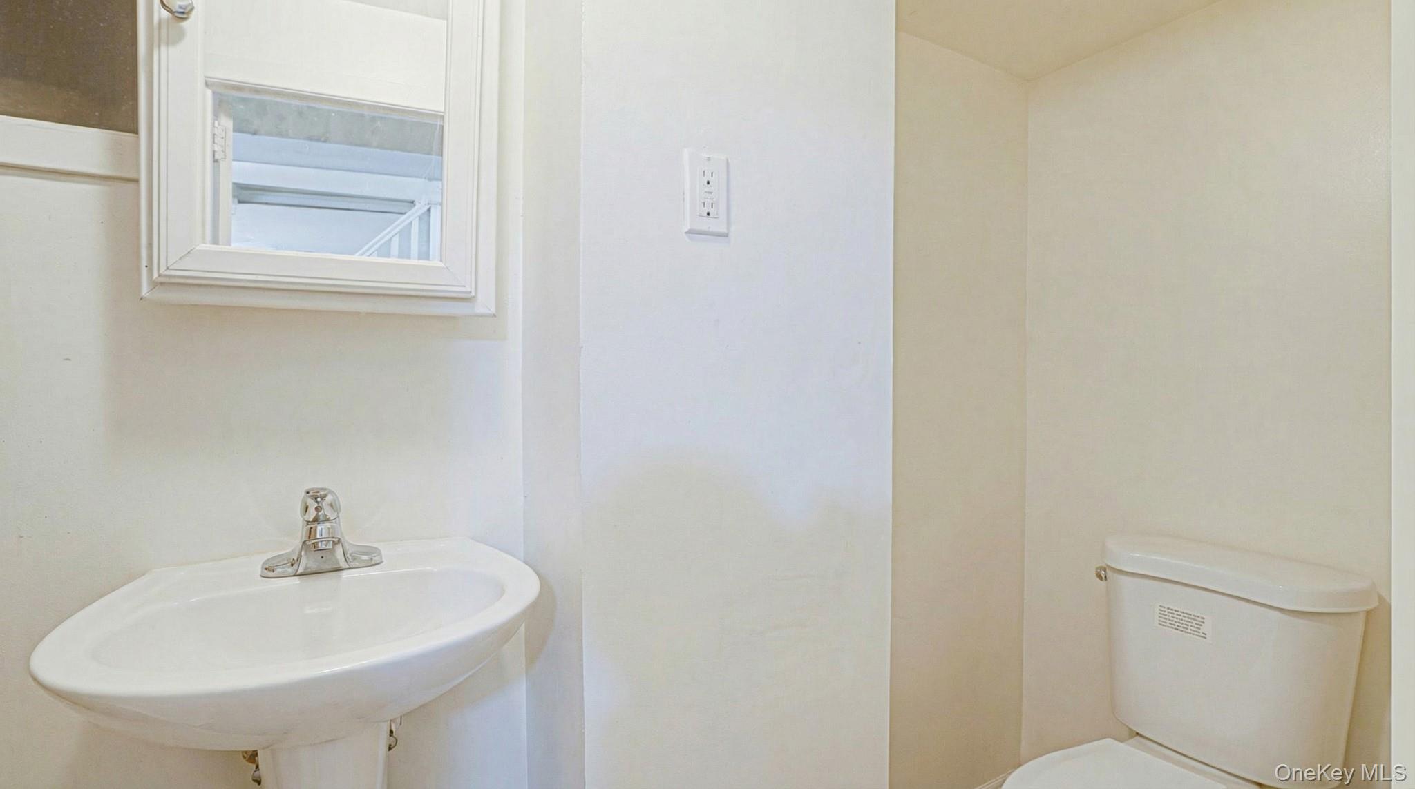 #12 photo, 23709 93rd Road, Куинс ‖ Bellerose , NY 11426