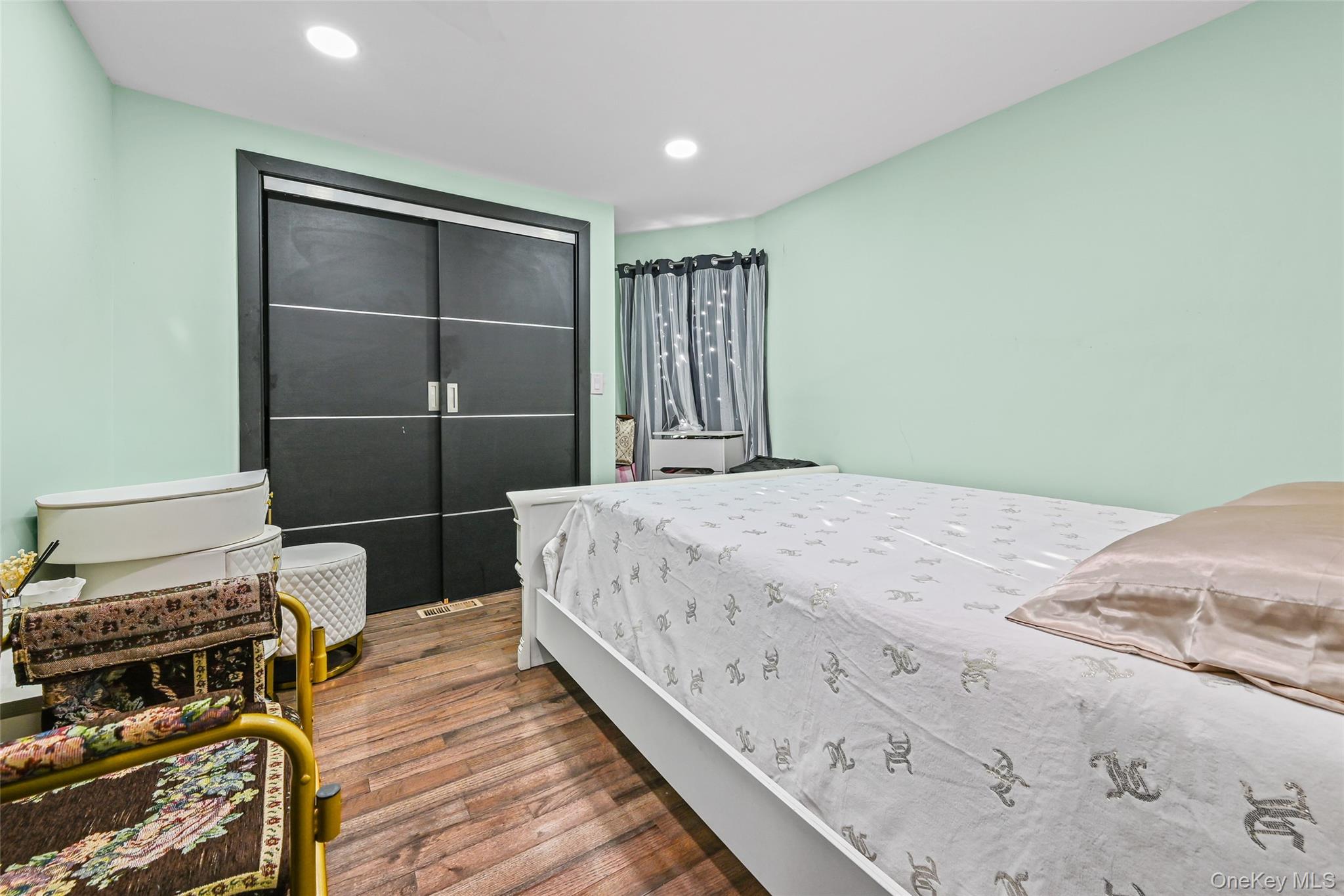 #12 photo, 594 Meacham Avenue, Elmont , NY 11003