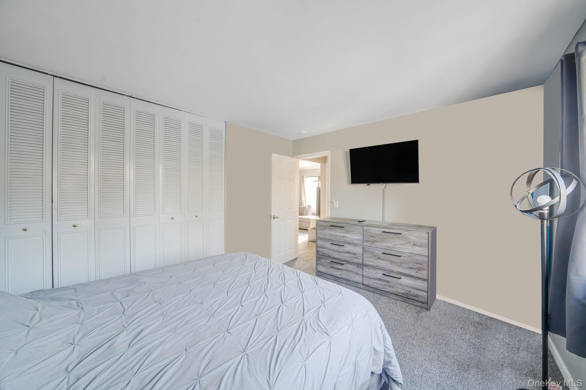 #13 photo, 852 Skyline Drive, מחוז סאפוק Coram , NY 11727