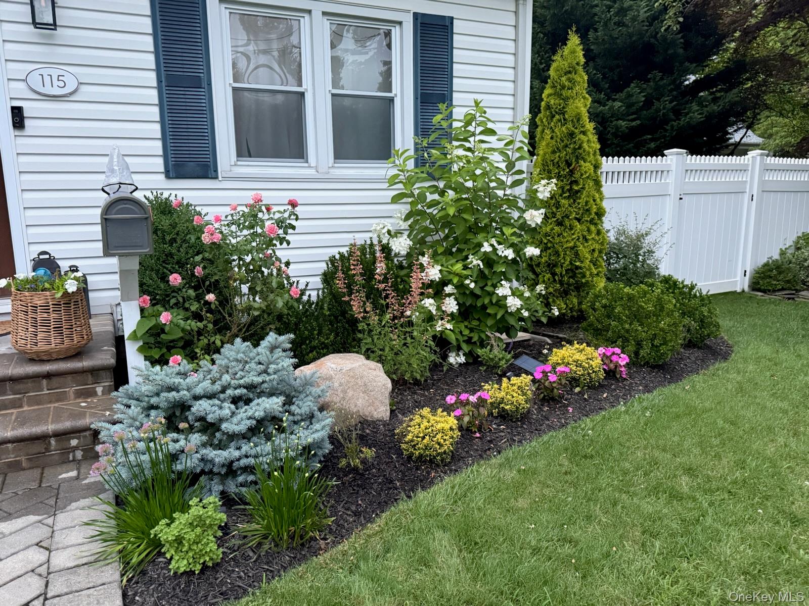 #3 photo, 115 Academy Street, सफ़ोक काउंटी Bayport , NY 11705