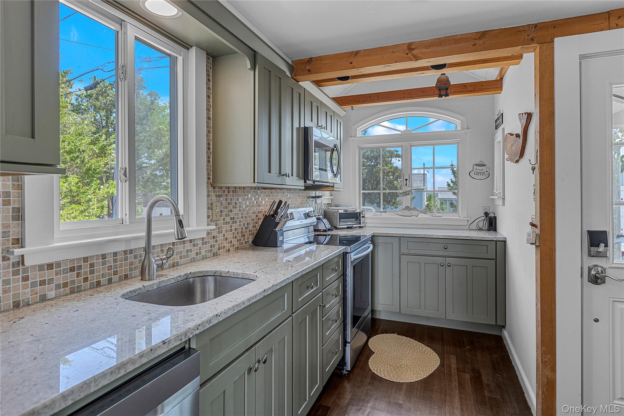 #13 photo, 286 Towd Point Road, Southampton , NY 11968