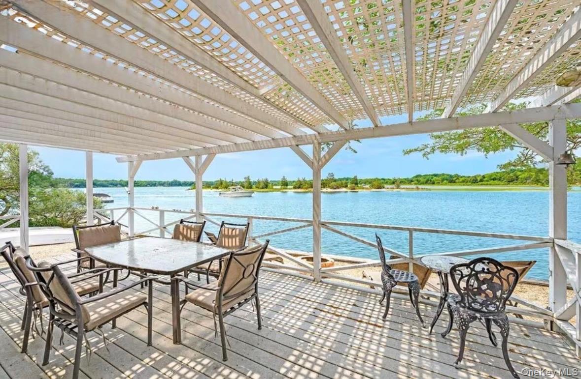 #2 photo, 286 Towd Point Road, Southampton , NY 11968