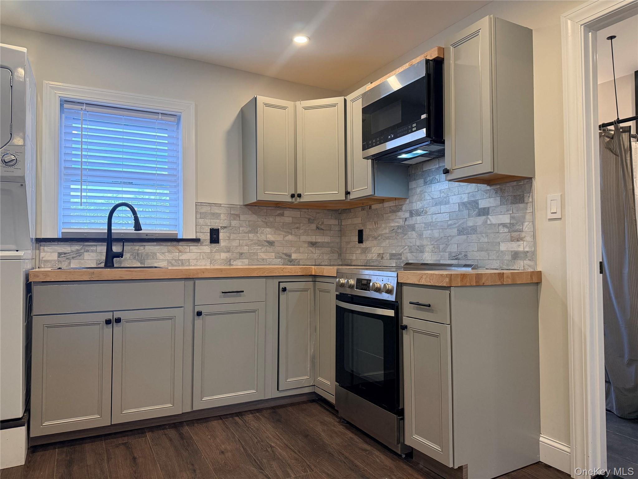 #7 photo, 247 Main Street, Northport , NY 11768