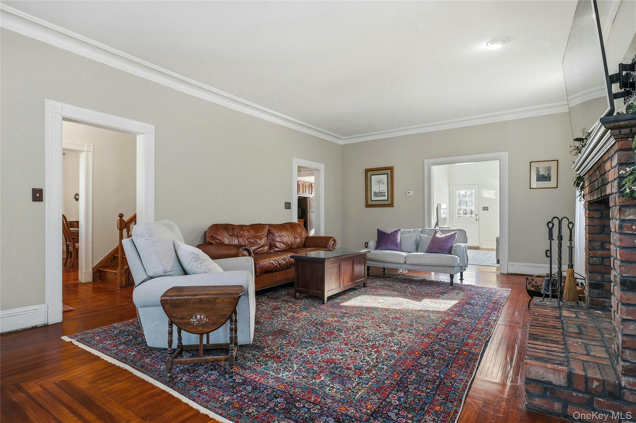 #13 photo, 13 Walnut Street, Glen Head , NY 11545