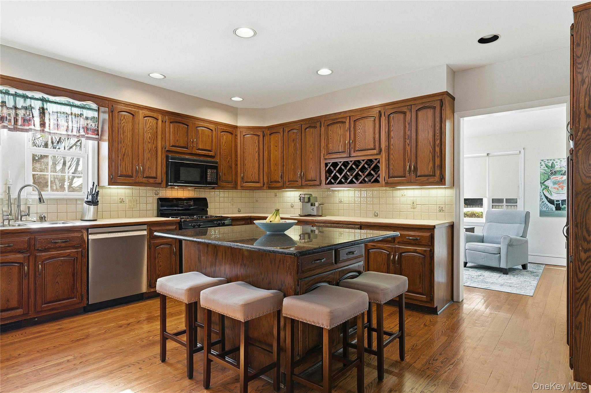 #19 photo, 13 Walnut Street, Glen Head , NY 11545