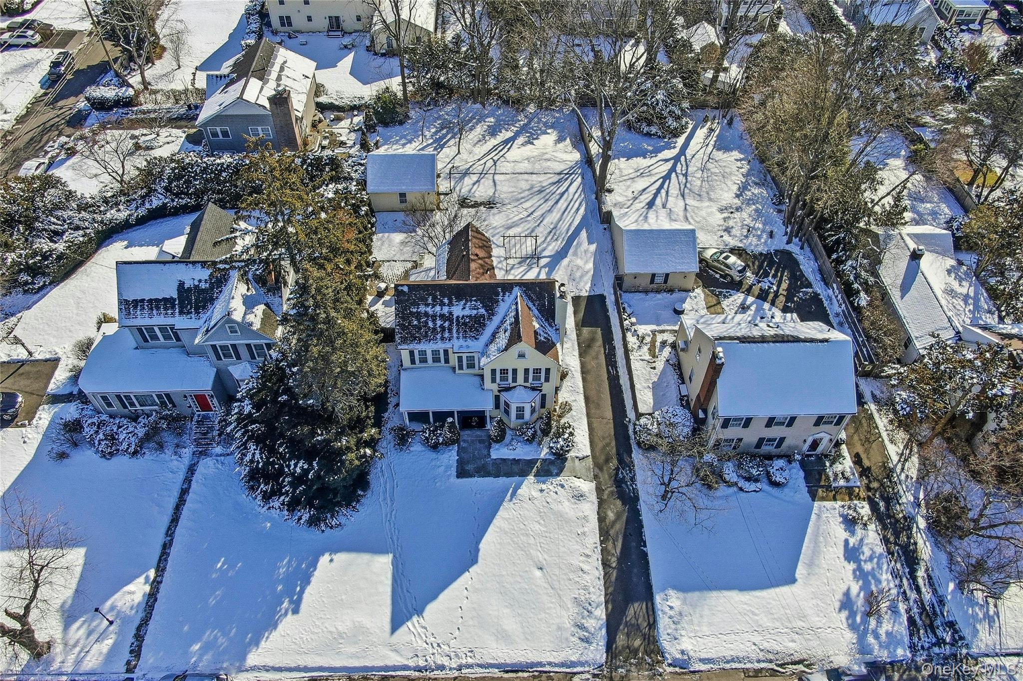 #8 photo, 13 Walnut Street, Glen Head , NY 11545