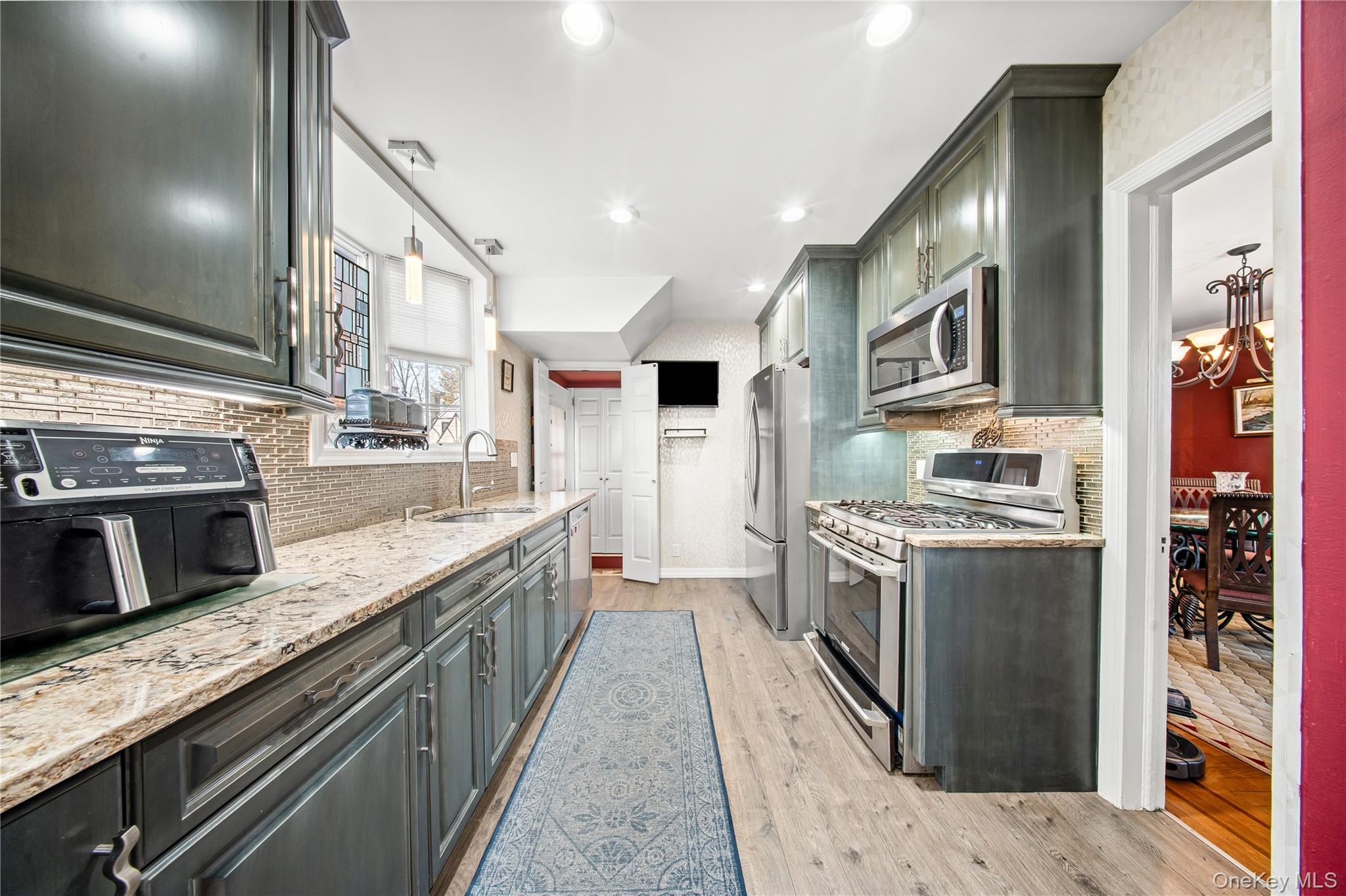 #12 photo, 27-25 168th Street, Куинс ‖ Flushing , NY 11358