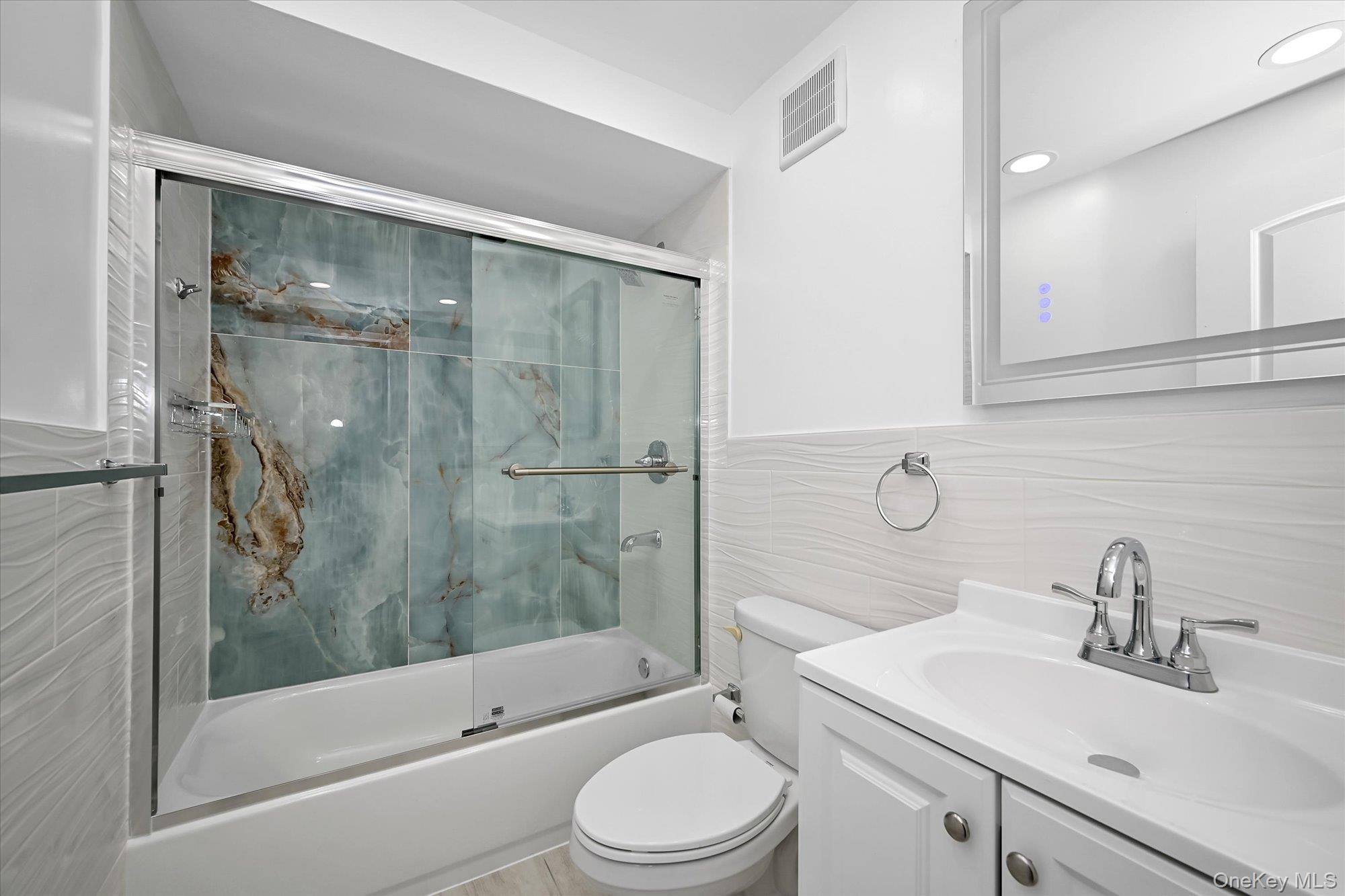 #15 photo, 725 Miller Avenue, Freeport , NY 11520