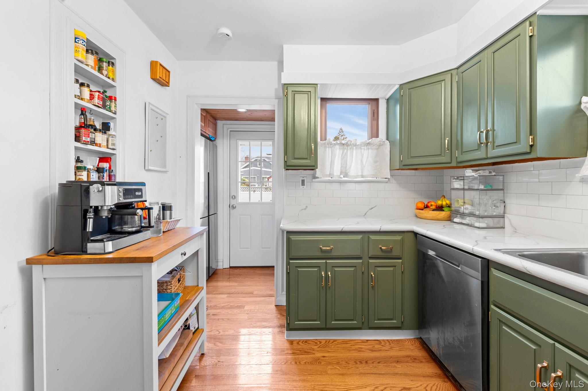 #10 photo, 42 Driving Park Avenue, 长岛 Lynbrook , NY 11563