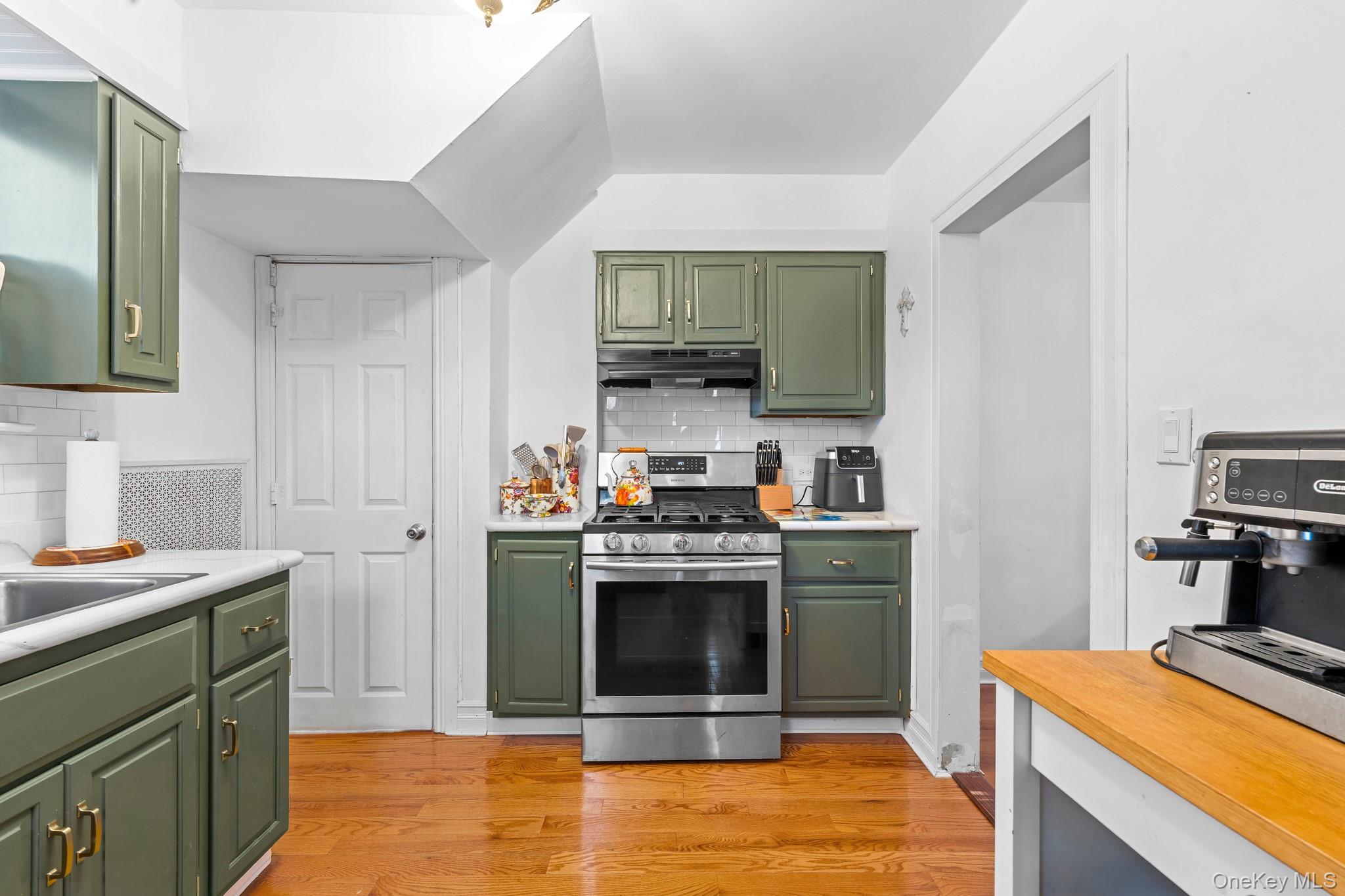 #11 photo, 42 Driving Park Avenue, 长岛 Lynbrook , NY 11563