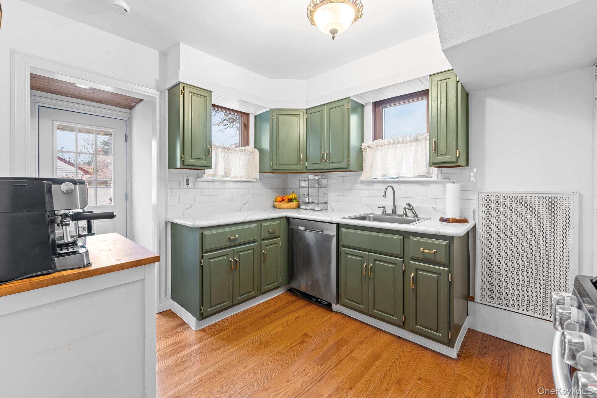 #9 photo, 42 Driving Park Avenue, 长岛 Lynbrook , NY 11563